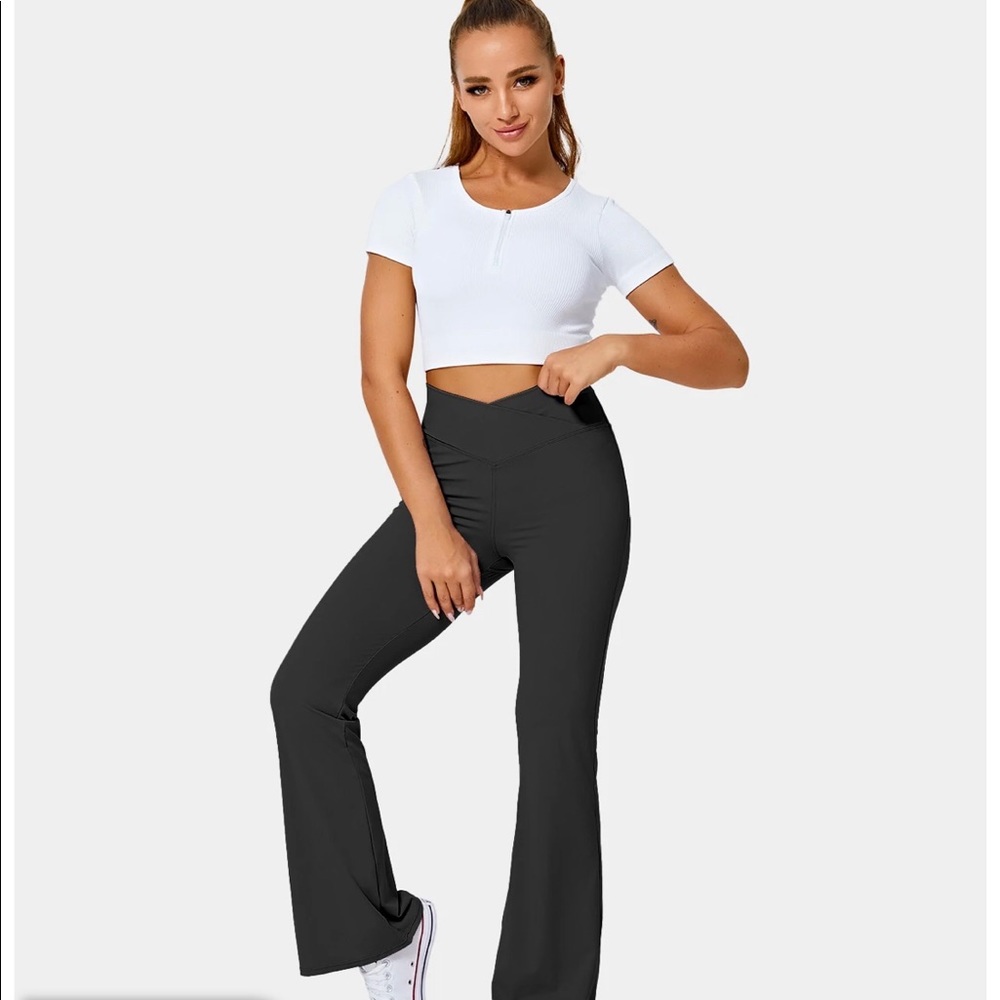 Brand new Halara in my feels high waisted crossover full length flare leggings